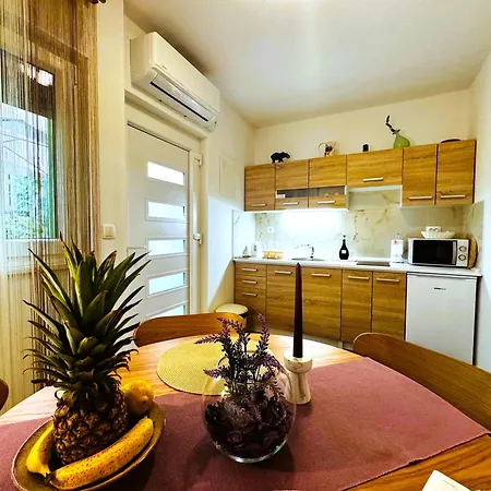 Green Oasis Near Borik Beach, Apartman Zadar